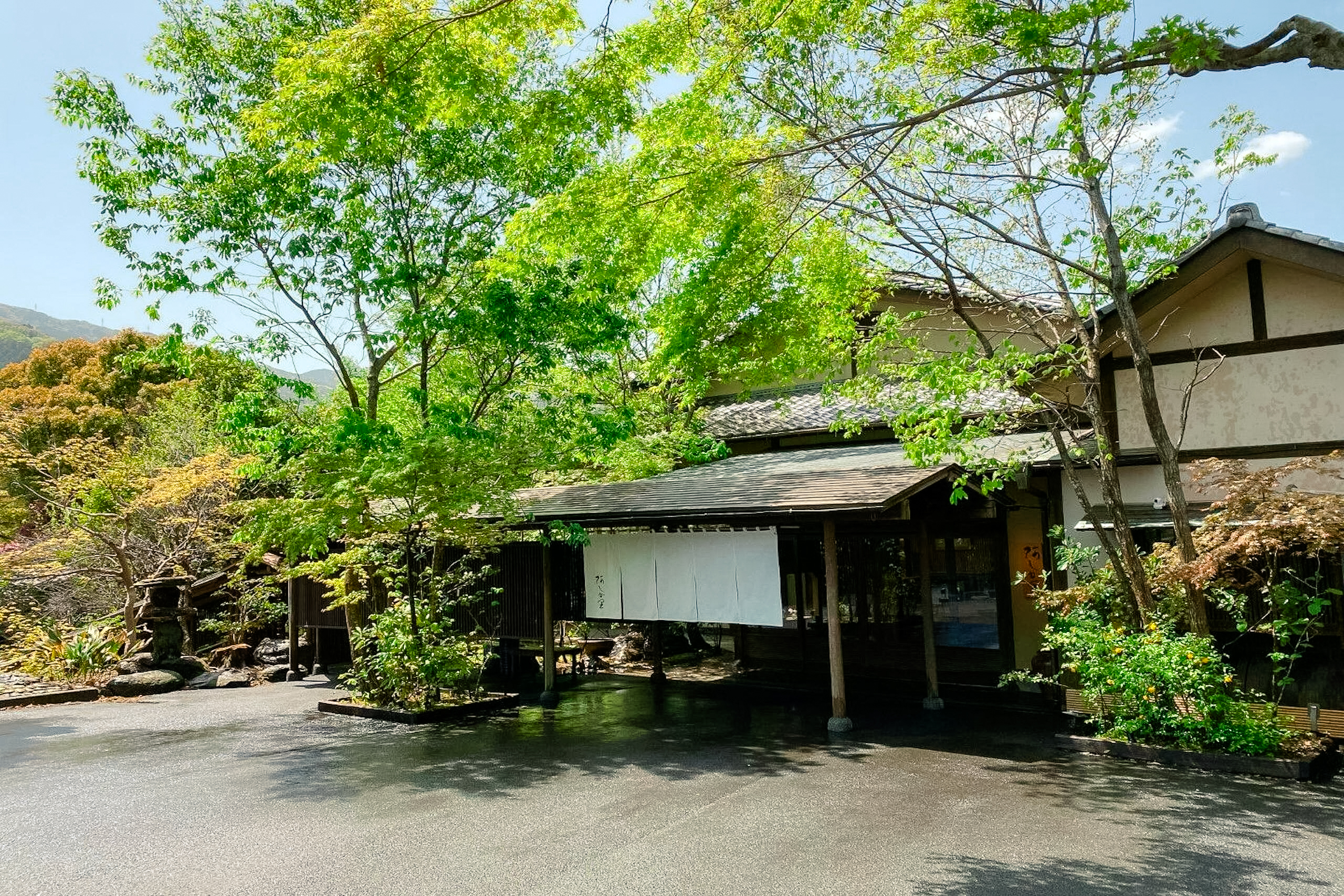 苔庭に季節を映す、箱根の名宿『懐石料理 阿しか里』