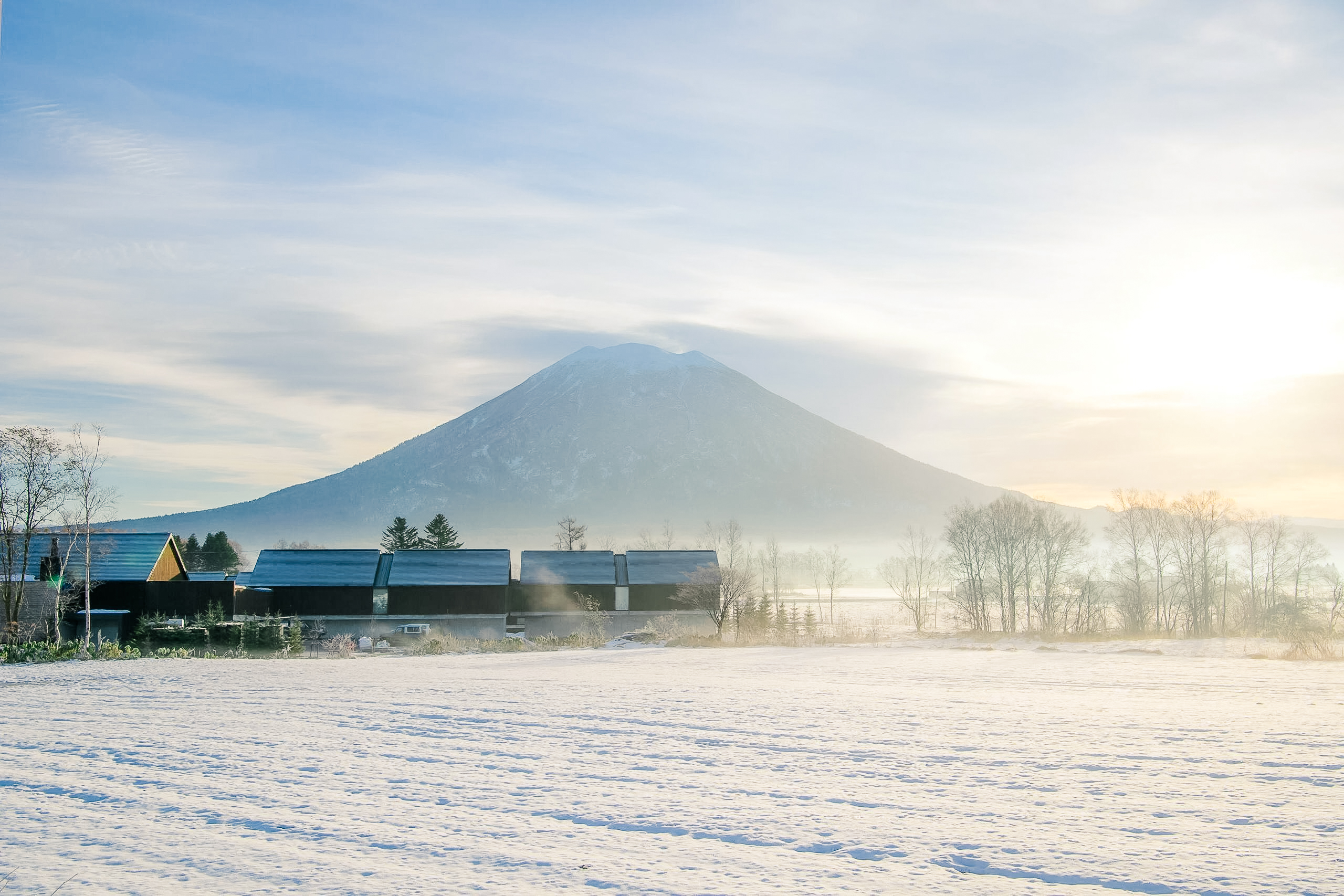 北の大地がくれた、川音と山影に心を澄ます『ニセコ羊蹄の宿 楽 水山』