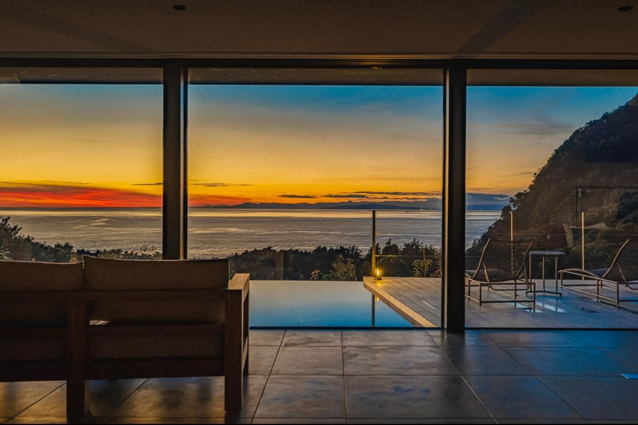 自然と共に暮らす、駿河湾のプライベートヴィラ『WEAZER 西伊豆』📍静岡